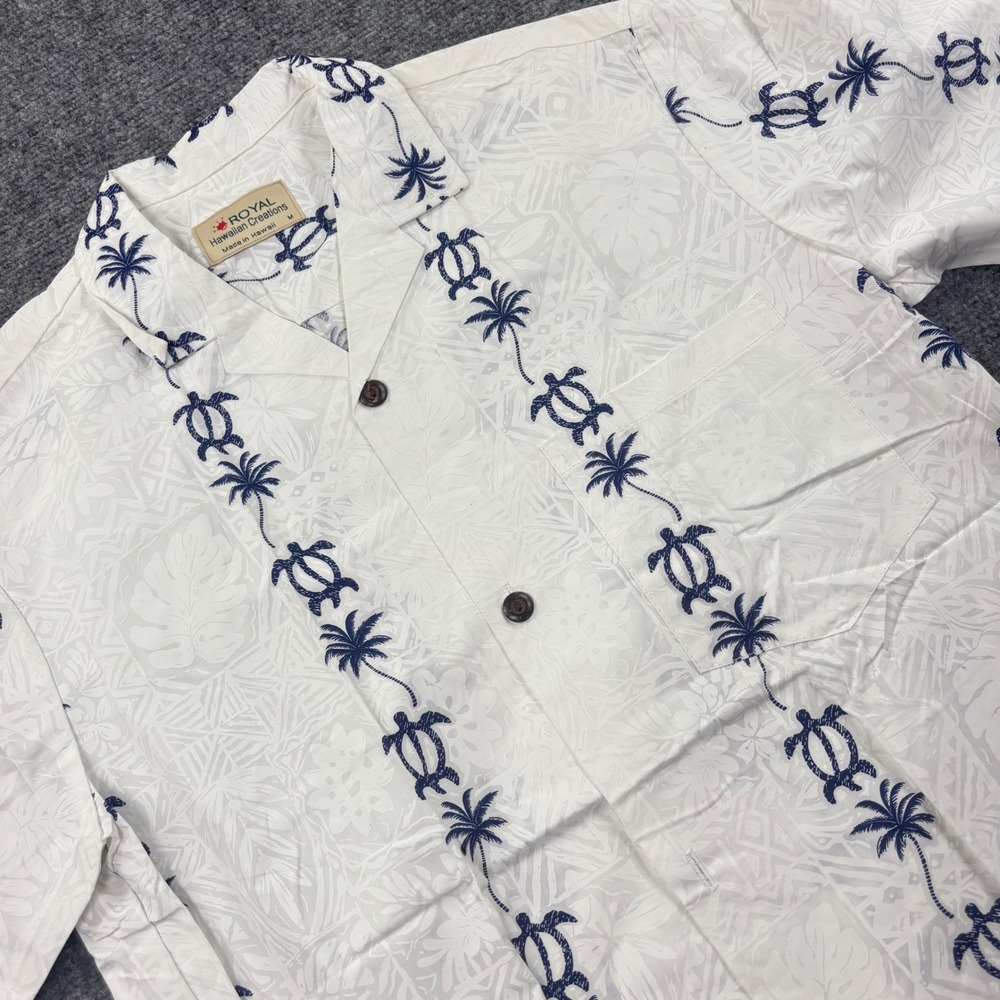 Royal Hawaiian Creations Button Down Shirt Medium White Sea Turtle Palm Tree Men